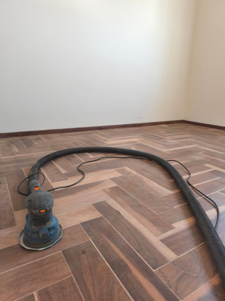 Jeito Certo de Fazer Lixamento em Piso de Madeira