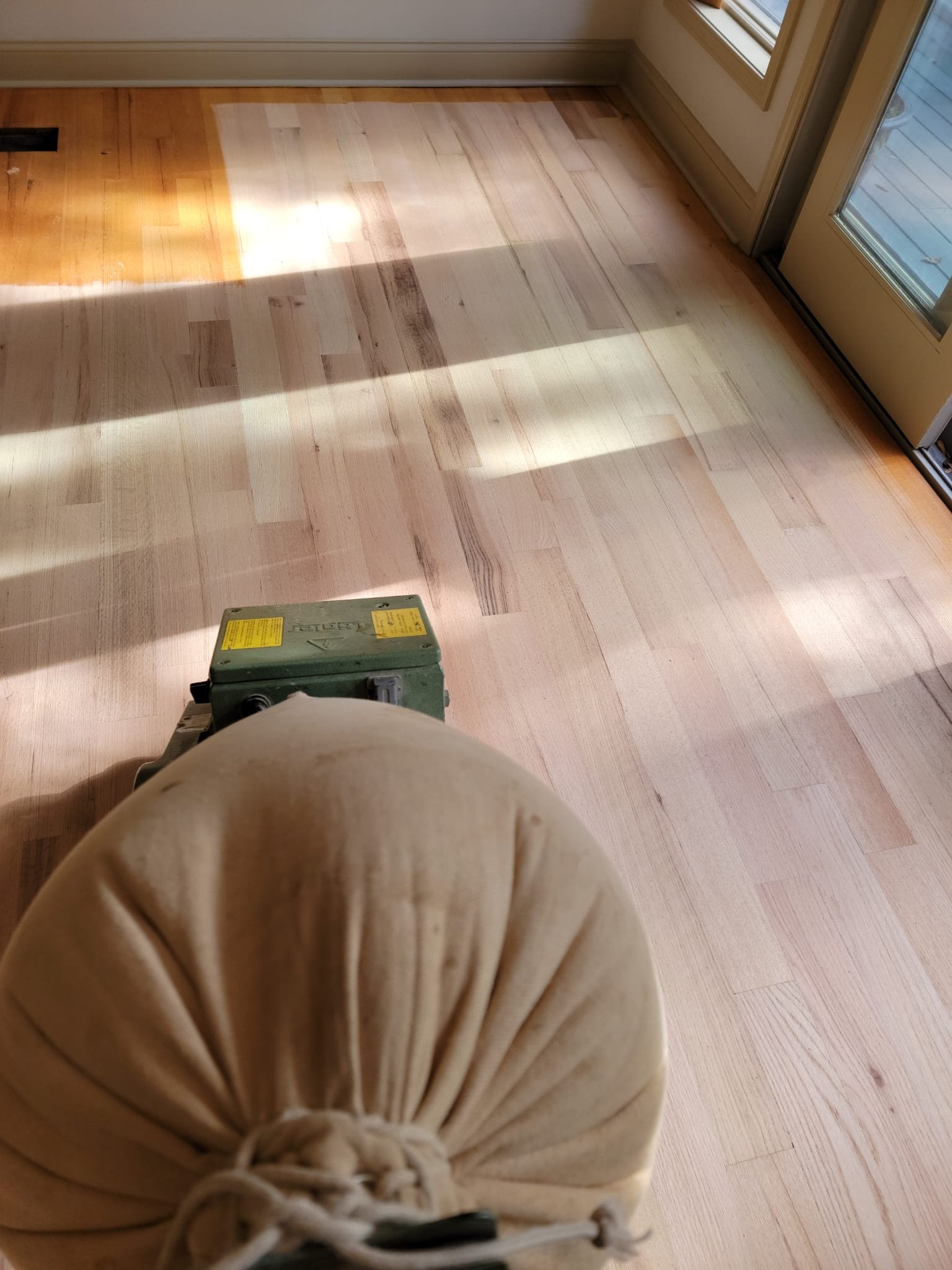 Lixamento de Piso de Madeira Sem Poeira