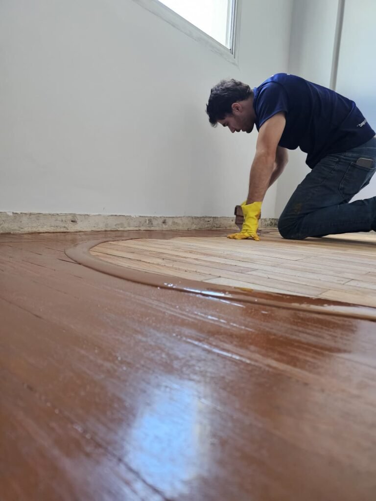 Jeito Certo de Fazer Lixamento em Piso de Madeira